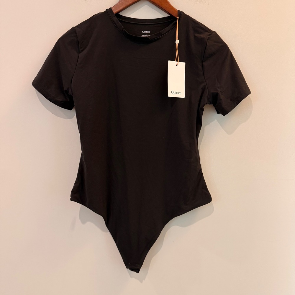 Quince Bodysuit Second Skin T Shirt Crewneck Stretch Travel Date Black Med NWT - Picture 2 of 9